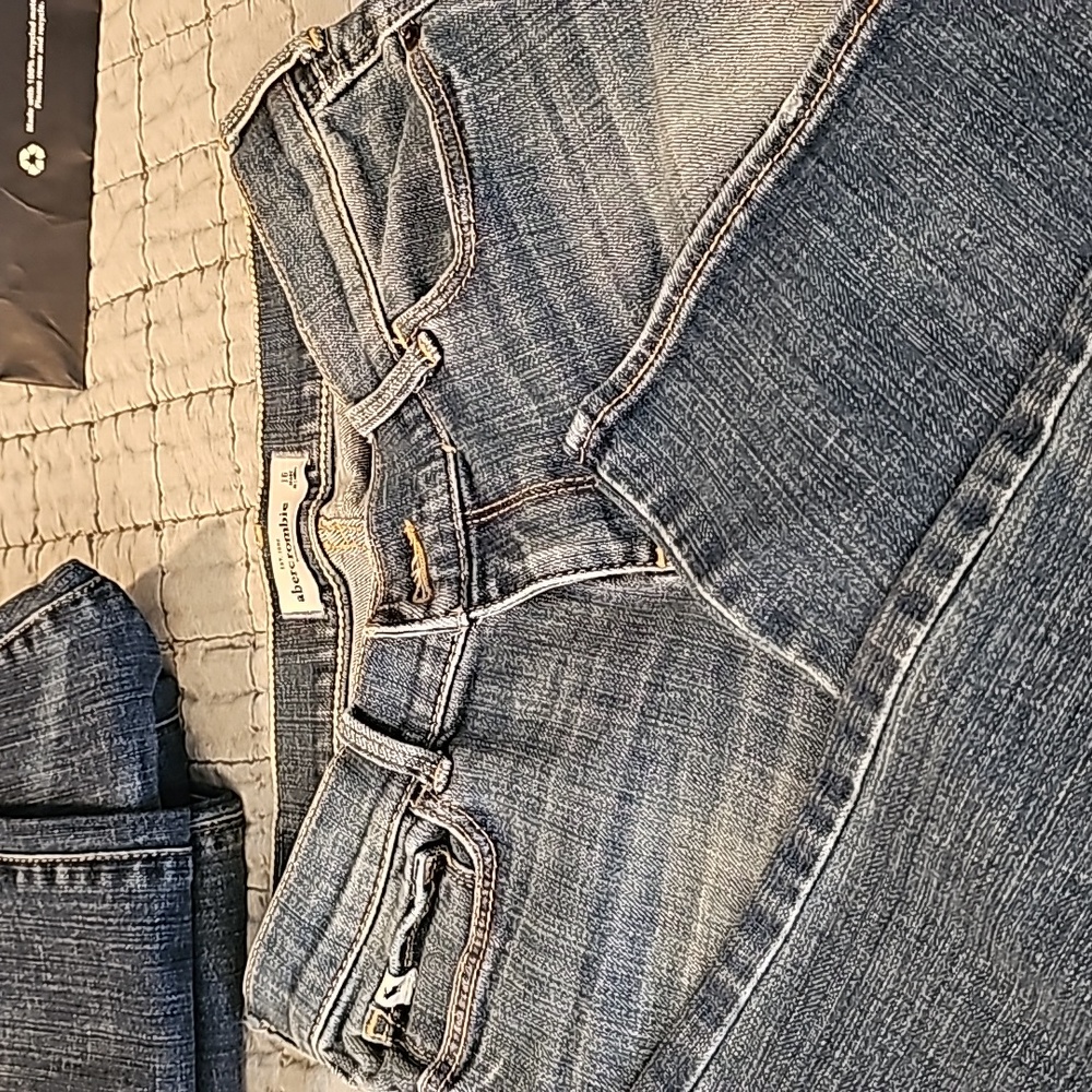 Abercrombie kids blue jeans